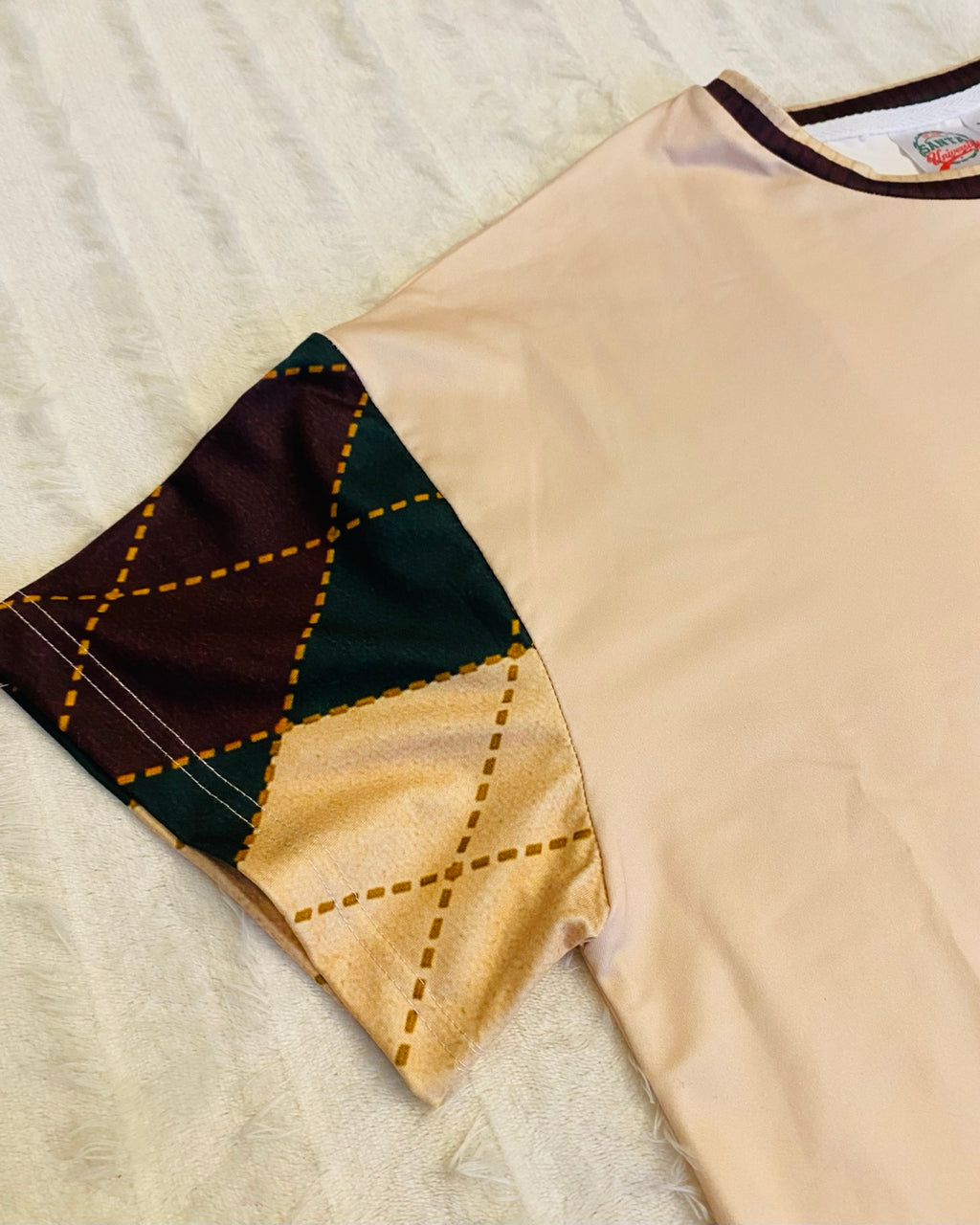 Short argyle sleeve and stitching on the SU Argyle Jinglemoo